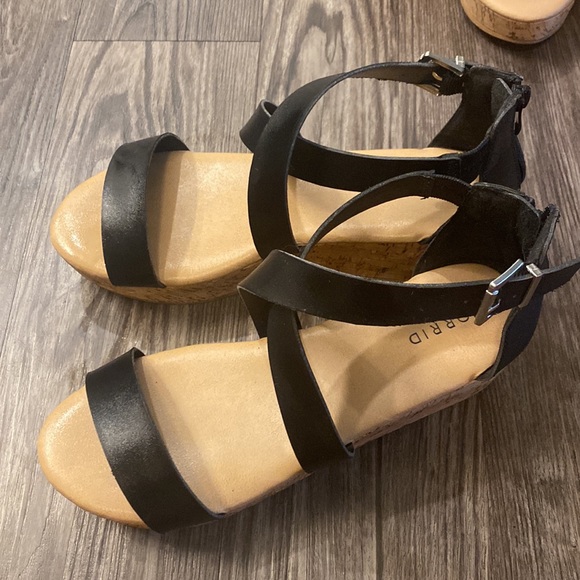 TORRID SANDALS SIZE 11 WW PLATFORM SUMMER USED GOOD CONDITION - Picture 2 of 5